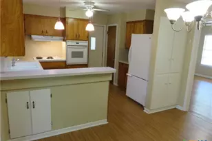 969 Kunkel St, Seguin, TX 78155 - Photo 15