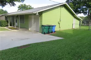969 Kunkel St, Seguin, TX 78155 - Photo 3