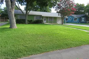969 Kunkel St, Seguin, TX 78155 - Photo 3