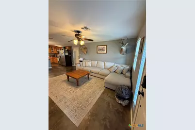 69 E Grouse Road, Victoria, TX 77905 - Photo 5