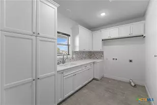 158 Sendera Loop, Victoria, TX 77904 - Photo 17