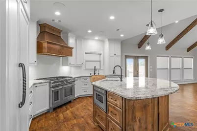 158 Sendera Loop, Victoria, TX 77904 - Photo 13