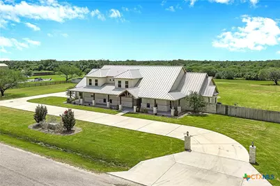 158 Sendera Loop, Victoria, TX 77904 - Photo 3