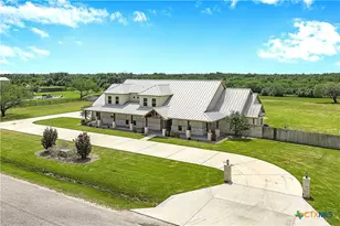 158 Sendera Loop, Victoria, TX 77904 - Photo 3