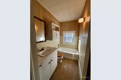 402 Young Street, Edna, TX 77957 - Photo 13