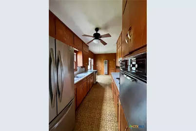 402 Young Street, Edna, TX 77957 - Photo 9