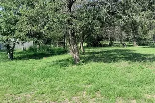 140 Mackie Ln, Seguin, TX 78155 - Photo 1
