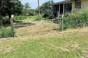 140 Mackie Ln, Seguin, TX 78155 - Photo 13