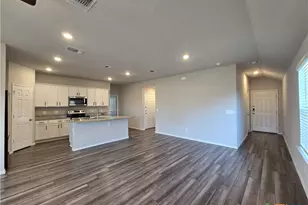 2306 Aylesbury Dr, Copperas Cove, TX 76522 - Photo 3