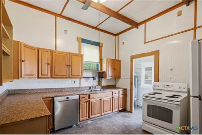 119 N West Street, Yorktown, TX 78164 - Photo 7