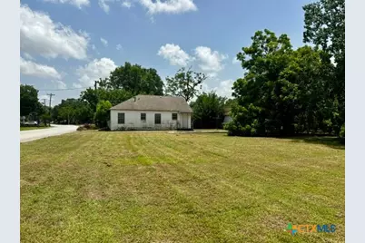 105 S Allen Street, Edna, TX 77957 - Photo 3