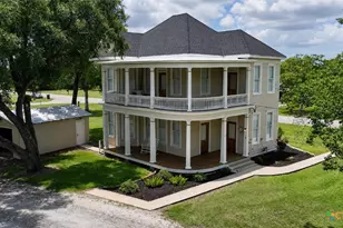 506 Young, Edna, TX 77957 - Photo 1