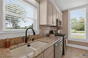 506 Young, Edna, TX 77957 - Photo 15