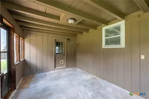 705 S Laurel Ave, Luling, TX 78648 - Photo 25