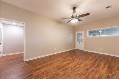 705 S Laurel Avenue, Luling, TX 78648 - Photo 17