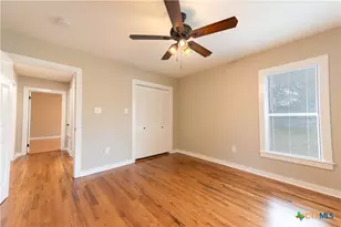 705 S Laurel Ave, Luling, TX 78648 - Photo 11