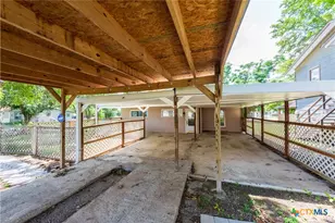 705 S Laurel Ave, Luling, TX 78648 - Photo 27