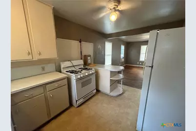 671 Roosevelt Street, New Braunfels, TX 78130 - Photo 7