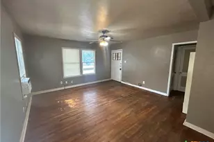 671 Roosevelt St, New Braunfels, TX 78130 - Photo 3