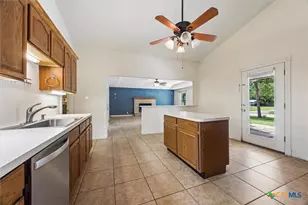 1024 Terminal Loop Rd, Mcqueeney, TX 78123 - Photo 15