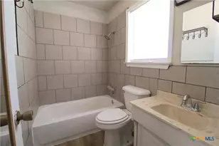 802 E Irvin Ave, Temple, TX 76501 - Photo 13