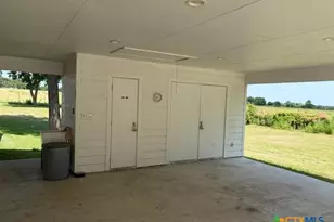 880 County Road 311 Rd, Jarrell, TX 76537 - Photo 23
