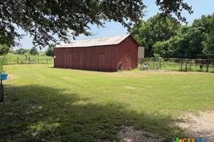 880 County Road 311 Rd, Jarrell, TX 76537 - Photo 15