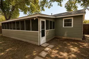 511 Milam St, Luling, TX 78648 - Photo 11