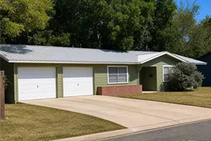 511 Milam St, Luling, TX 78648 - Photo 1