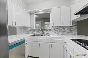 2010 Patricia St, Copperas Cove, TX 76522 - Photo 17
