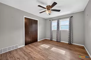2210 N East St, Belton, TX 76513 - Photo 17