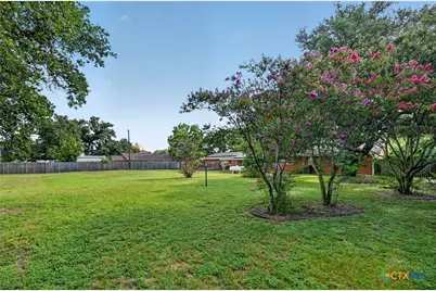 2210 N East Street, Belton, TX 76513 - Photo 31