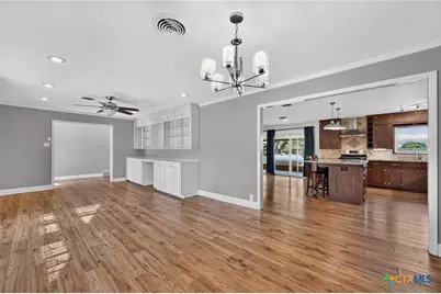 2210 N East Street, Belton, TX 76513 - Photo 5