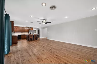2210 N East Street, Belton, TX 76513 - Photo 7