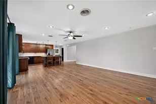 2210 N East St, Belton, TX 76513 - Photo 7
