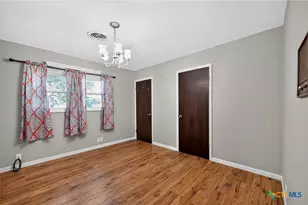 2210 N East St, Belton, TX 76513 - Photo 27