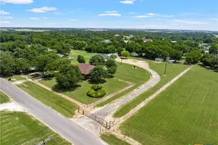 204 Christopher Dr, Eddy, TX 76524 - Photo 39