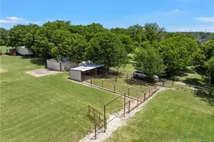 204 Christopher Dr, Eddy, TX 76524 - Photo 41