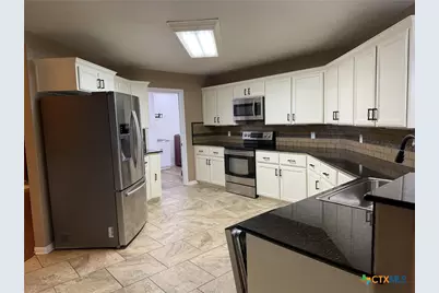 621 S Roy Reynolds Drive, Harker Heights, TX 76548 - Photo 17