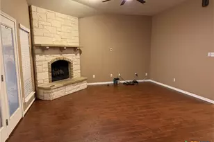 621 S Roy Reynolds Dr, Harker Heights, TX 76548 - Photo 3