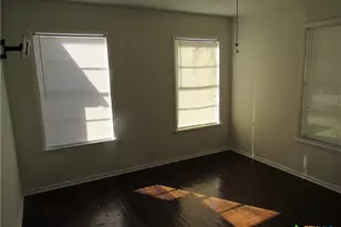 1325 S 17th St, Temple, TX 76504 - Photo 5