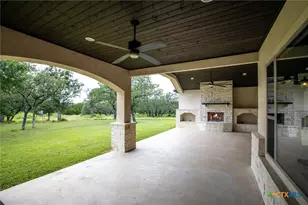 2573 Beaver Ln, New Braunfels, TX 78132 - Photo 9