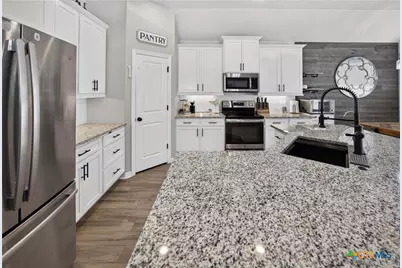612 Holstein Drive, Belton, TX 76513 - Photo 11