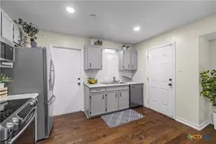 3303 Flamingo Dr, Victoria, TX 77901 - Photo 5