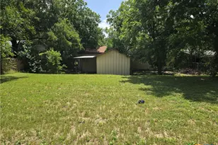 1410 N Beal St, Belton, TX 76513 - Photo 13