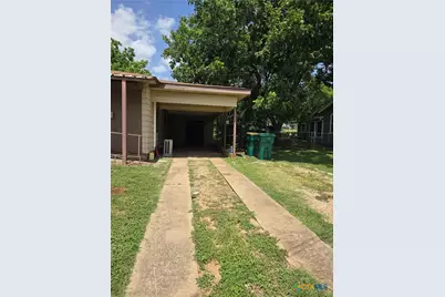 1410 N Beal Street, Belton, TX 76513 - Photo 9