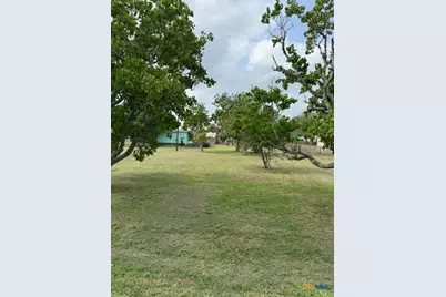 154 W Kruse Avenue, Port Lavaca, TX 77979 - Photo 1