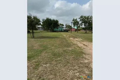 154 W Kruse Avenue, Port Lavaca, TX 77979 - Photo 3