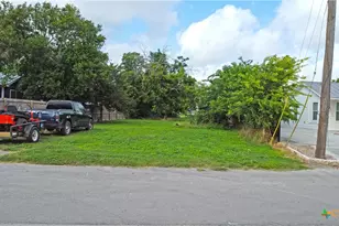 760 Simon Ave, New Braunfels, TX 78130 - Photo 13