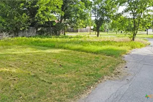 740 Comal Ave, New Braunfels, TX 78130 - Photo 5